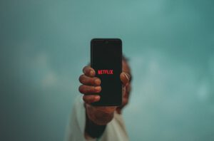 Telefoon met Netflix (deze true crime docu over het cecil hotel moet je zien